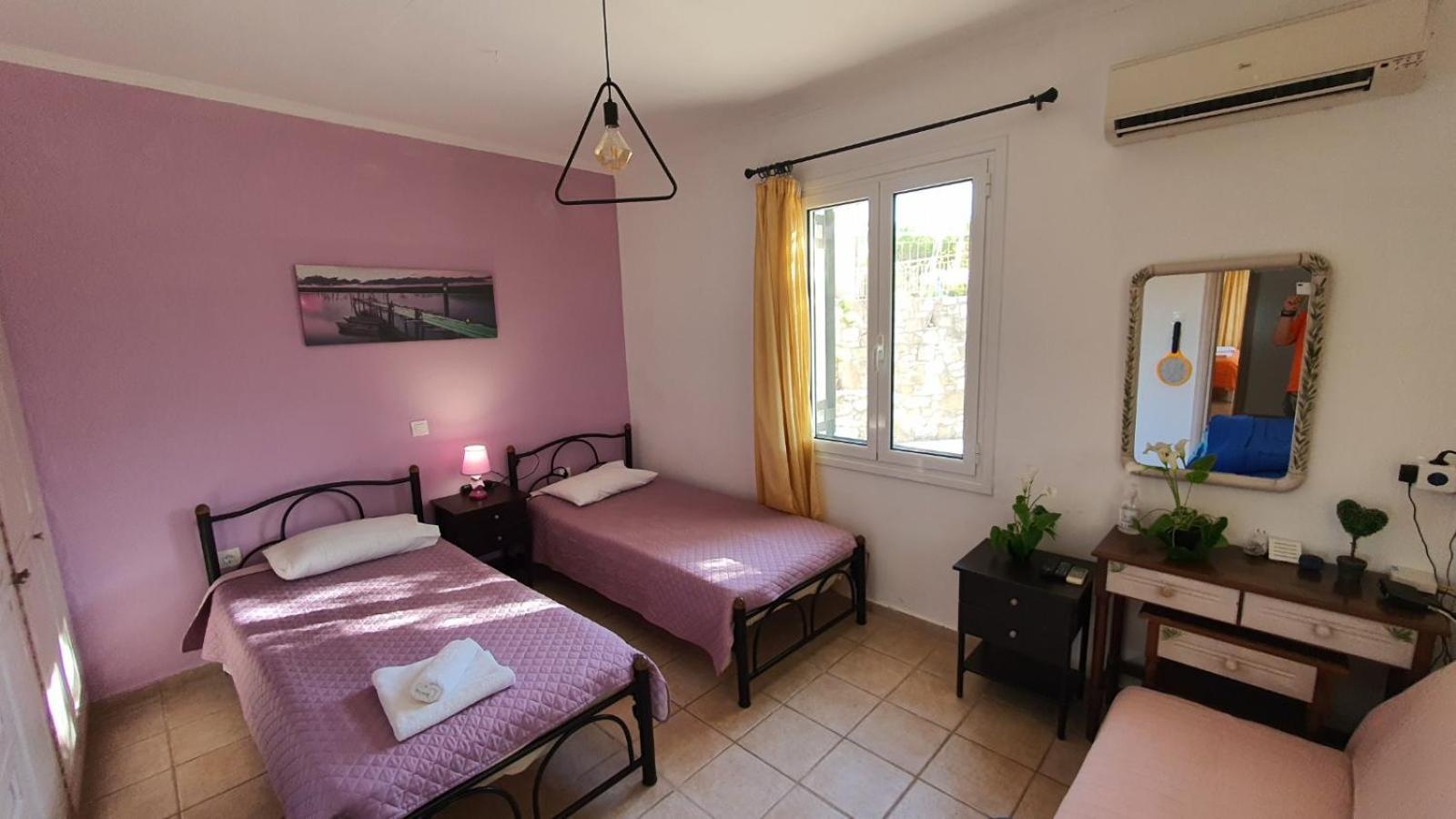 Tonias Houses - Thea House And Vrachos Attic Appartment Alykanas  Room photo